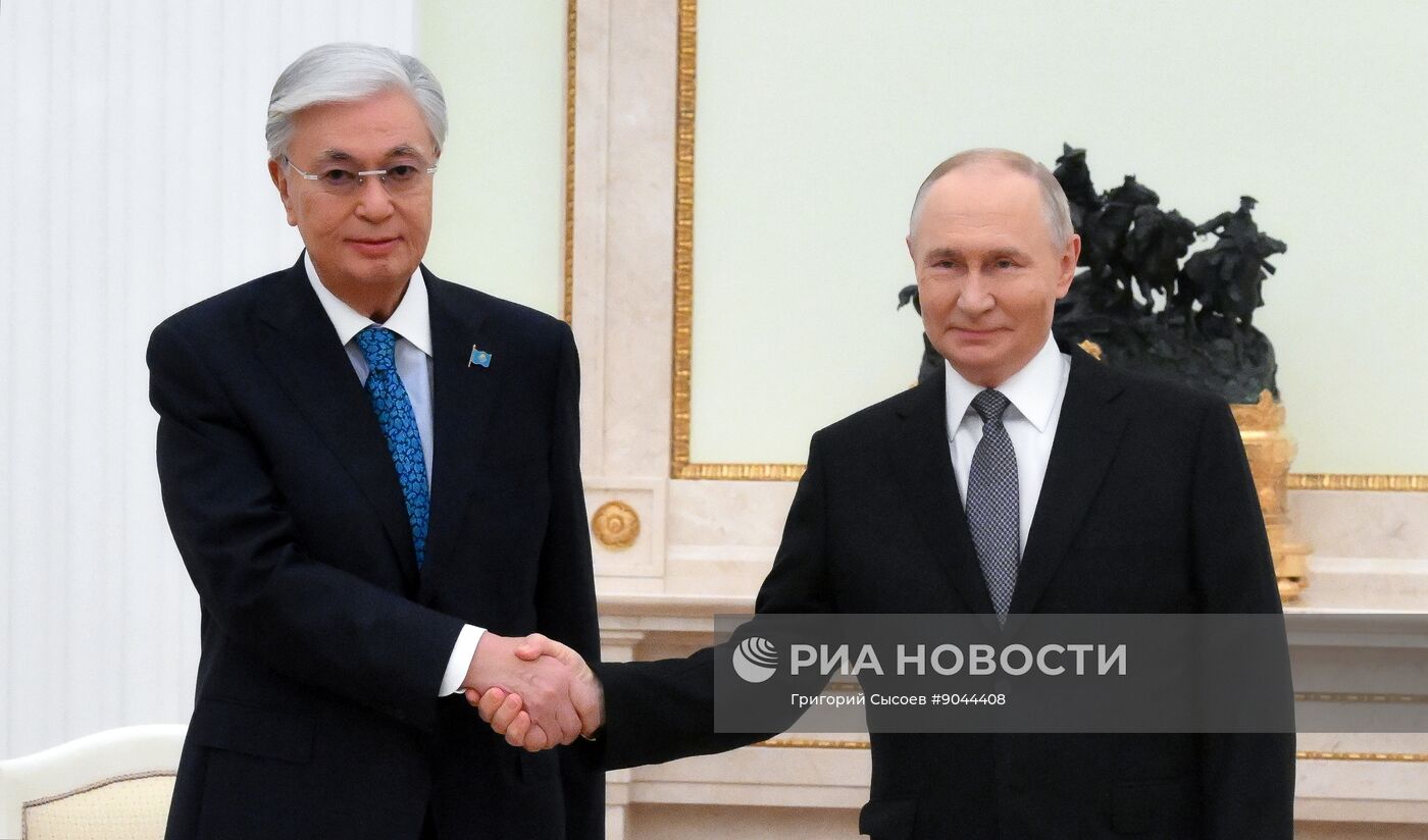 Президент Владимир Путин провел переговоры с президентом Казахстана Касым-Жомартом Токаевым