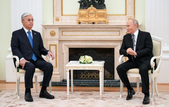 Президент Владимир Путин провел переговоры с президентом Казахстана Касым-Жомартом Токаевым