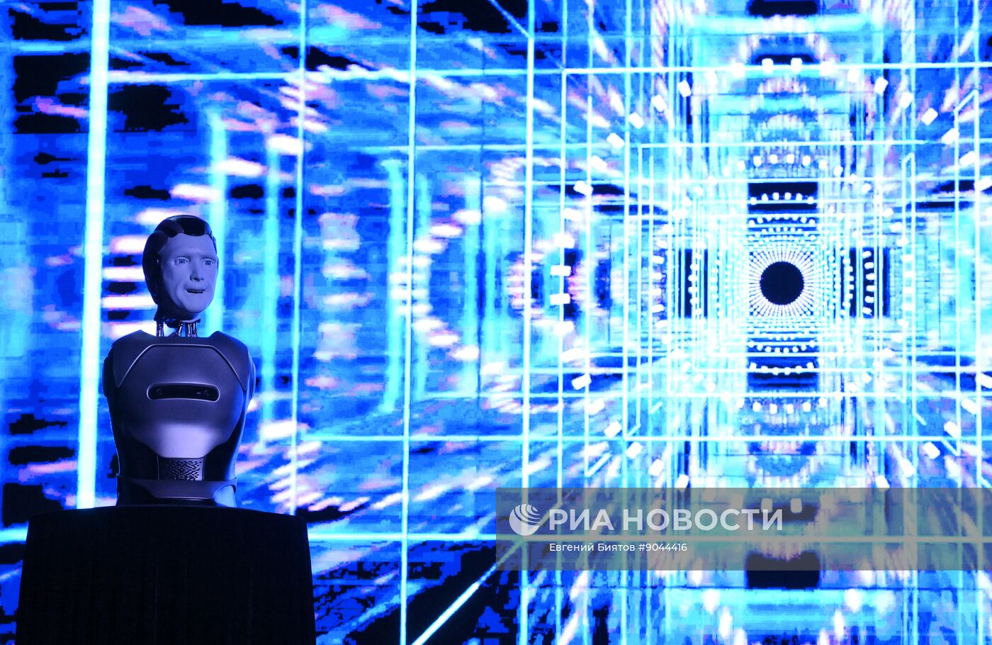 Презентация первого российского антропоморфного робота с ИИ