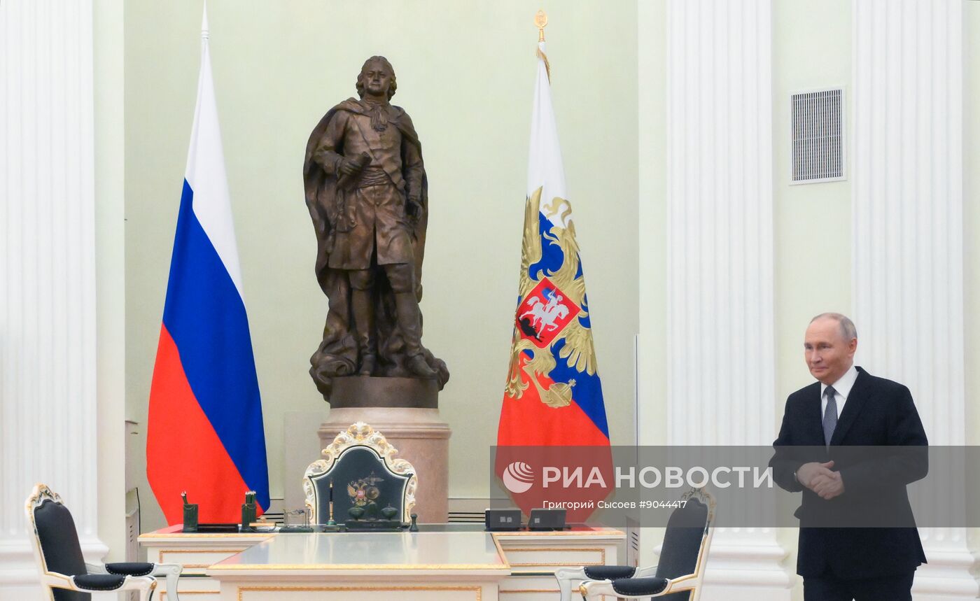 Президент Владимир Путин провел переговоры с президентом Казахстана Касым-Жомартом Токаевым