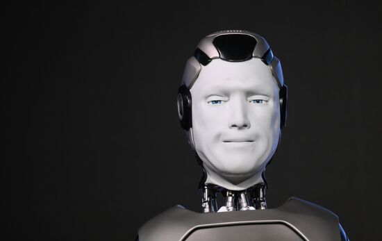 Презентация первого российского антропоморфного робота с ИИ