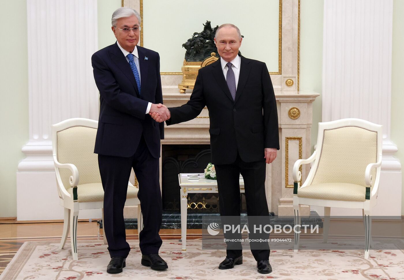 Президент Владимир Путин провел переговоры с президентом Казахстана Касым-Жомартом Токаевым