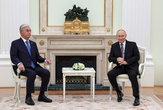 Президент Владимир Путин провел переговоры с президентом Казахстана Касым-Жомартом Токаевым
