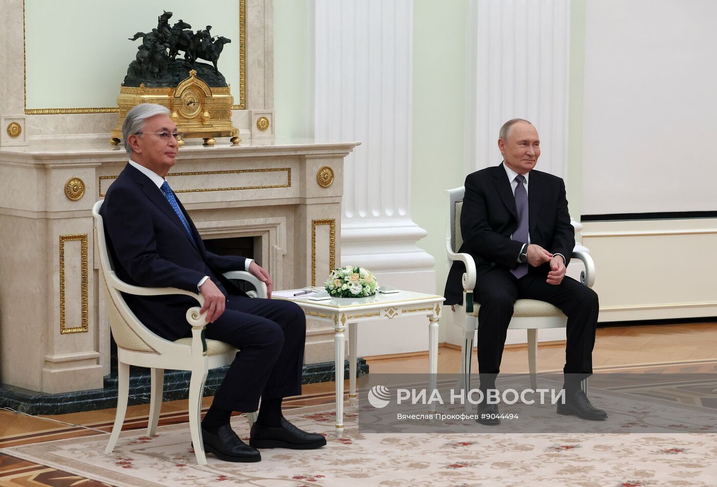 Президент Владимир Путин провел переговоры с президентом Казахстана Касым-Жомартом Токаевым