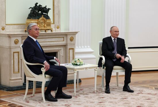 Президент Владимир Путин провел переговоры с президентом Казахстана Касым-Жомартом Токаевым