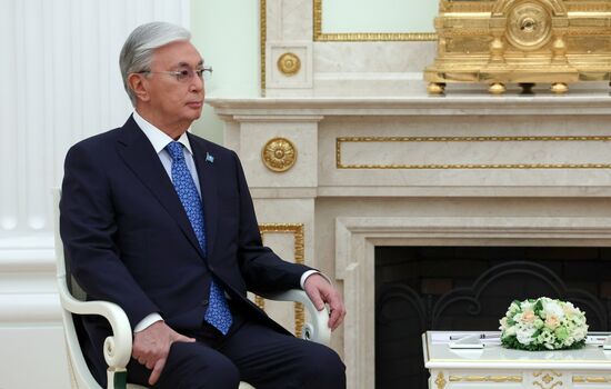 Президент Владимир Путин провел переговоры с президентом Казахстана Касым-Жомартом Токаевым