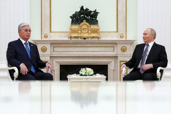 Президент Владимир Путин провел переговоры с президентом Казахстана Касым-Жомартом Токаевым
