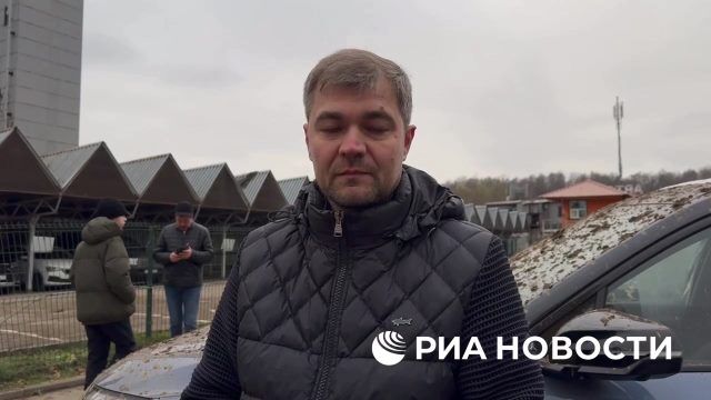 Мужчина рассказал, что уже второй раз пострадал от обломков "Снежкома", они уже падали на его машину в 2024 году.