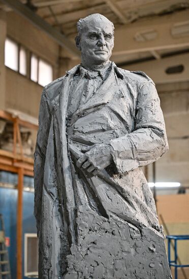 Создание памятника Герою России разведчику Алексею Ботяну в Москве