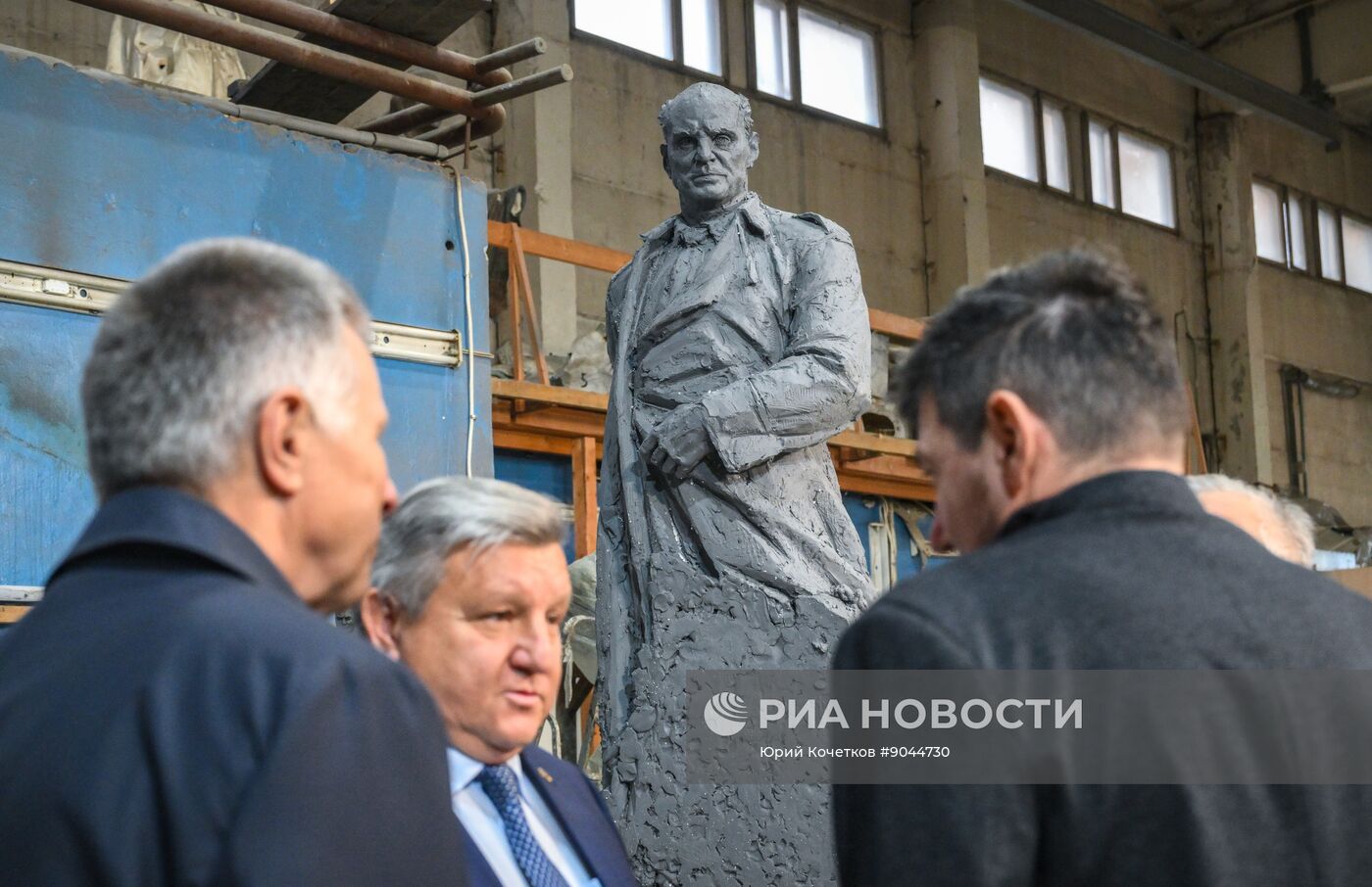 Создание памятника Герою России разведчику Алексею Ботяну в Москве