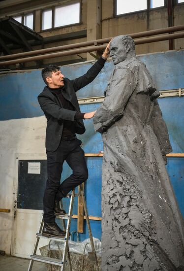 Создание памятника Герою России разведчику Алексею Ботяну в Москве