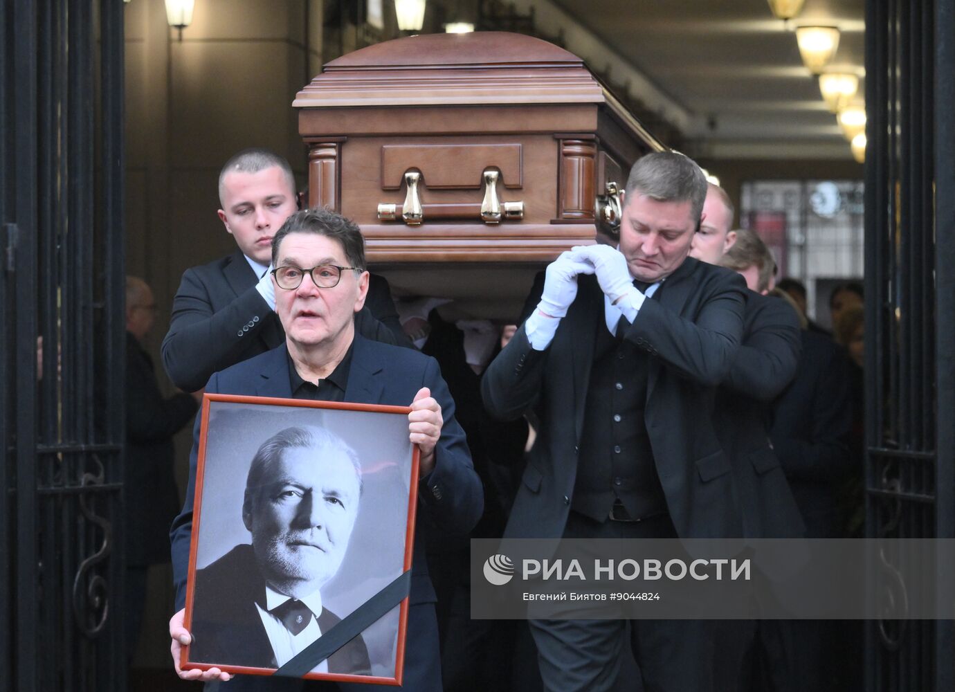 Прощание c народным артистом России Владимиром Симоновым