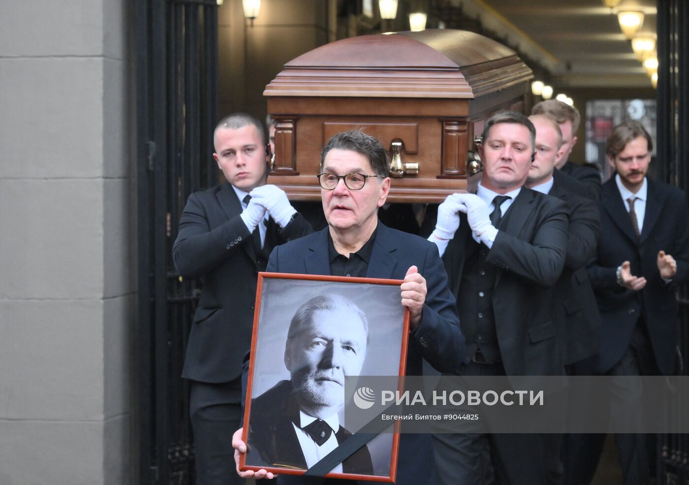 Прощание c народным артистом России Владимиром Симоновым