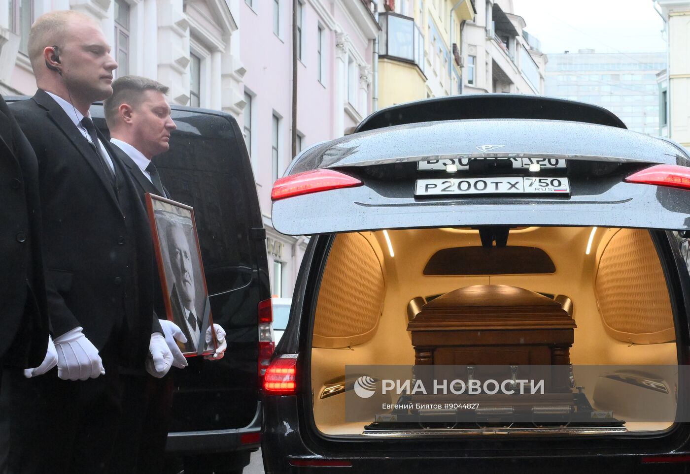 Прощание c народным артистом России Владимиром Симоновым