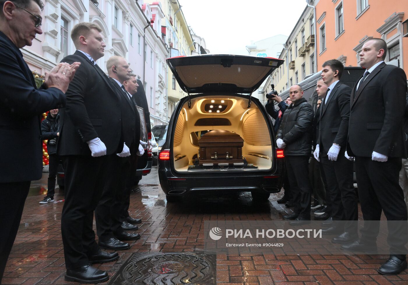 Прощание c народным артистом России Владимиром Симоновым