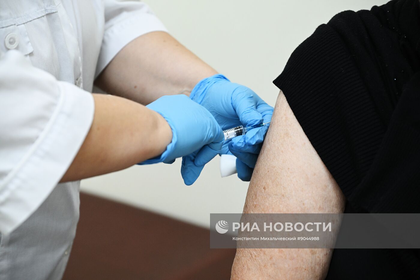 Ежегодная вакцинация в Крыму против гриппа