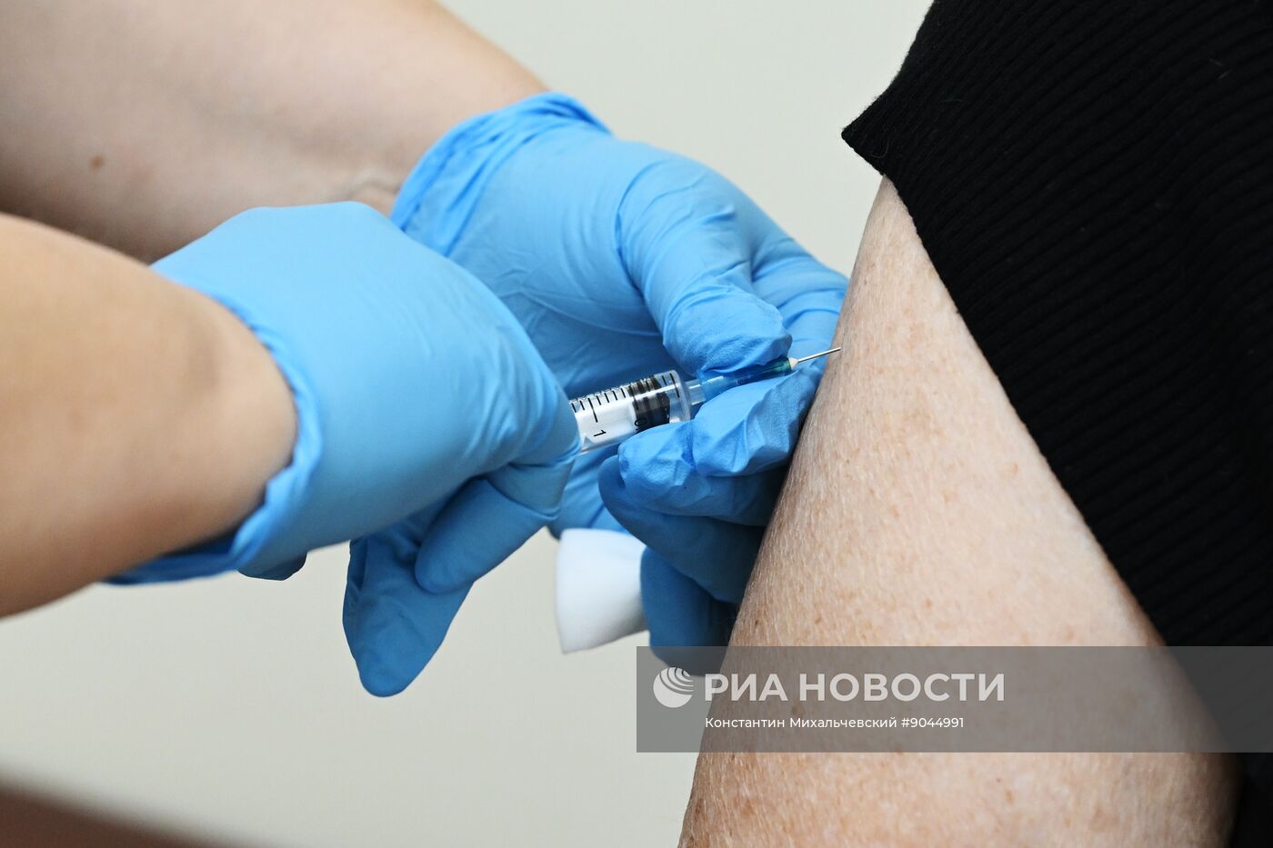 Ежегодная вакцинация в Крыму против гриппа