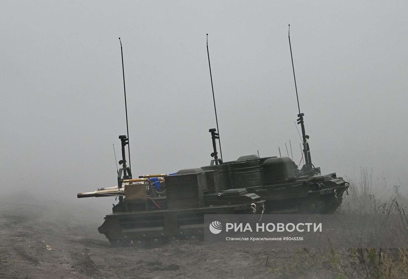 Подготовка операторов робототехнических комплексов "Курьер" войск РХБЗ группировки "Центр"