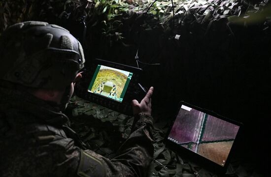 Подготовка операторов робототехнических комплексов "Курьер" войск РХБЗ группировки "Центр" 