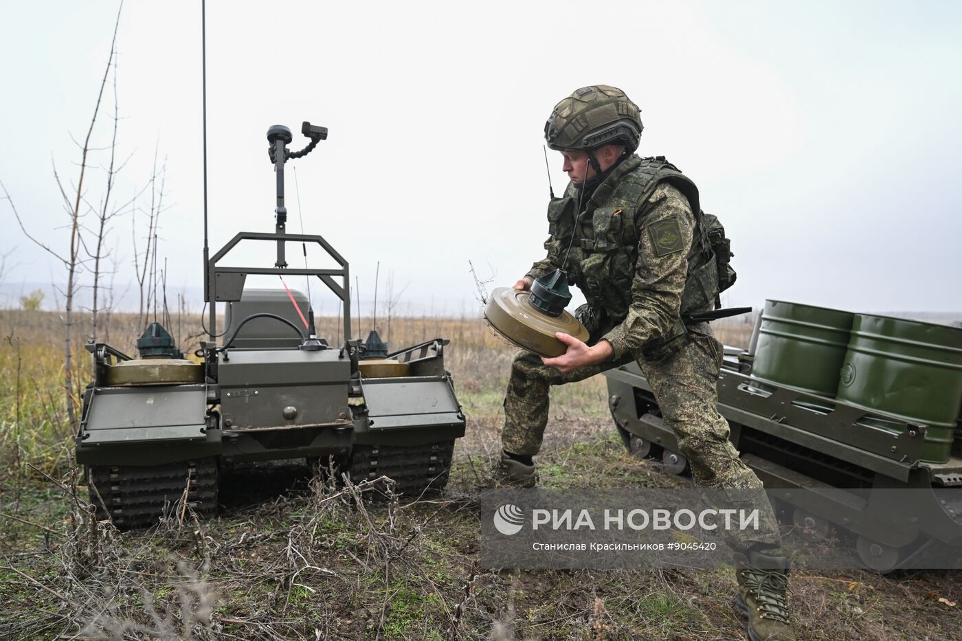 Подготовка операторов робототехнических комплексов "Курьер" войск РХБЗ группировки "Центр"