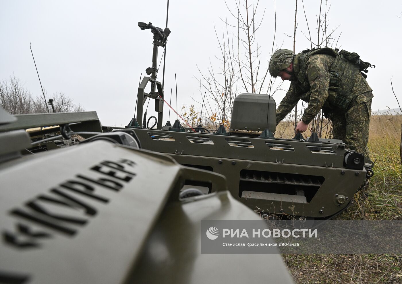 Подготовка операторов робототехнических комплексов "Курьер" войск РХБЗ группировки "Центр" 