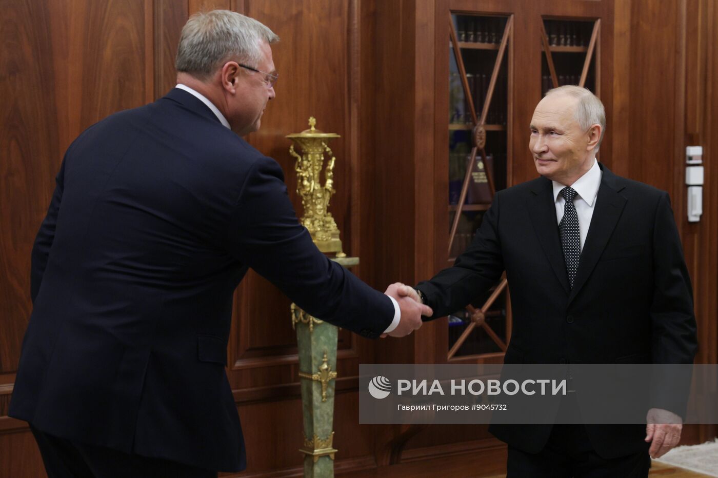 Президент Владимир Путин встретился с губернатором Астраханской области Игорем Бабушкиным