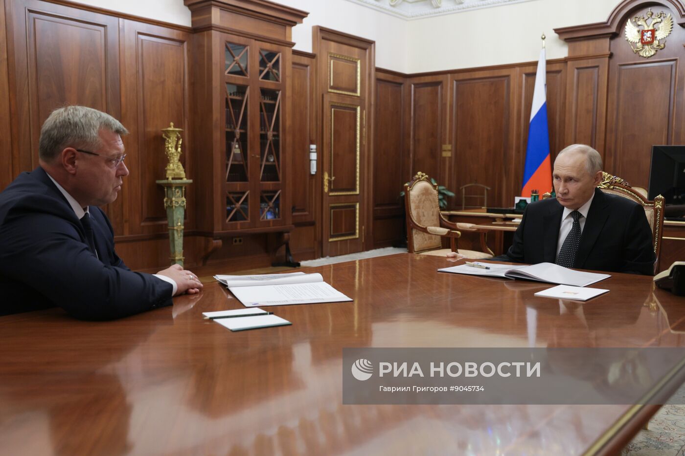 Президент Владимир Путин встретился с губернатором Астраханской области Игорем Бабушкиным