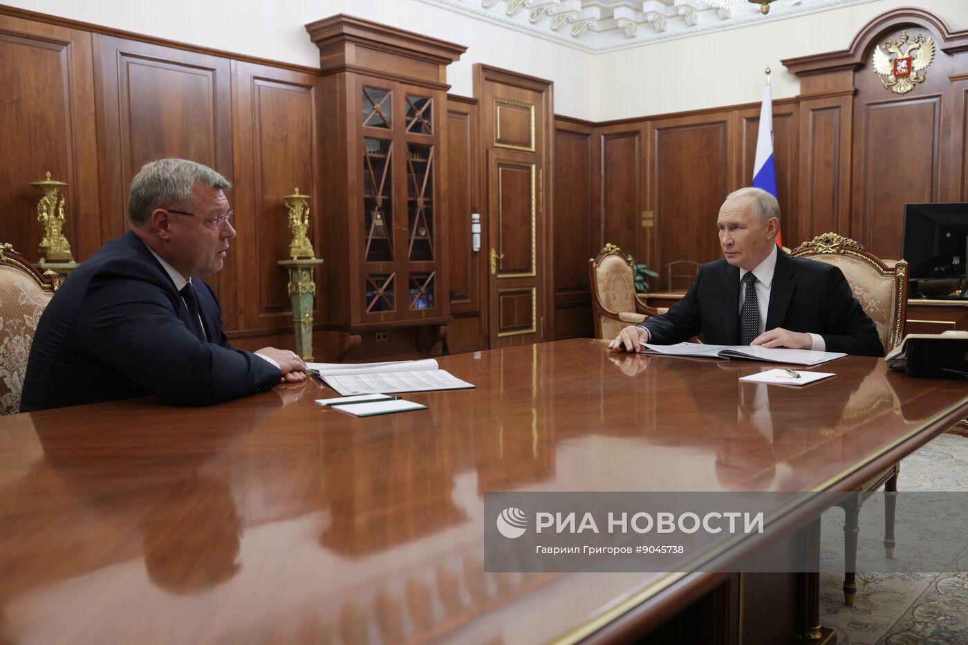 Президент Владимир Путин встретился с губернатором Астраханской области Игорем Бабушкиным