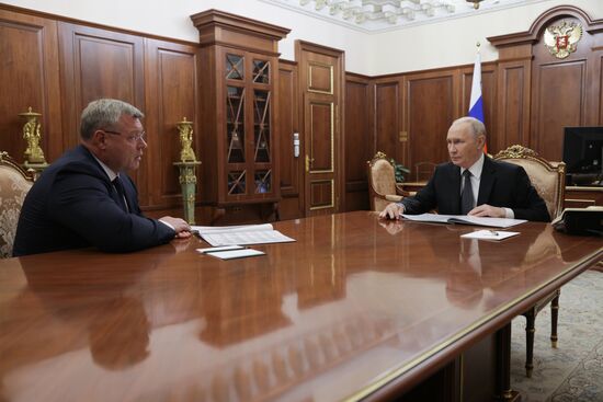 Президент Владимир Путин встретился с губернатором Астраханской области Игорем Бабушкиным