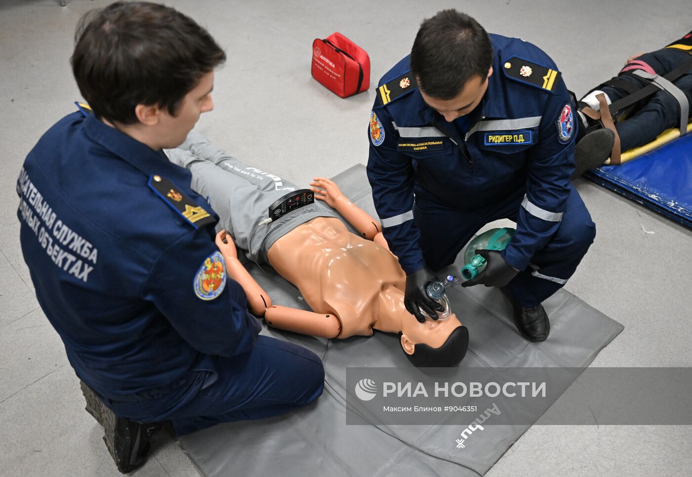 Подготовка спасателей к обеспечению безопасности на водоемах Москвы в зимний период