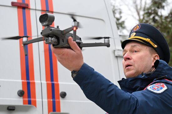 Подготовка спасателей к обеспечению безопасности на водоемах Москвы в зимний период 