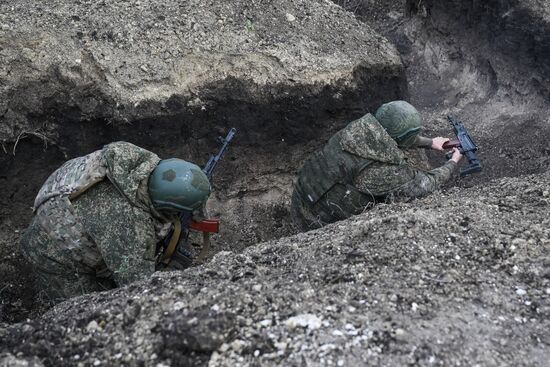 Боевое слаживание штурмовиков группировки "Запад"