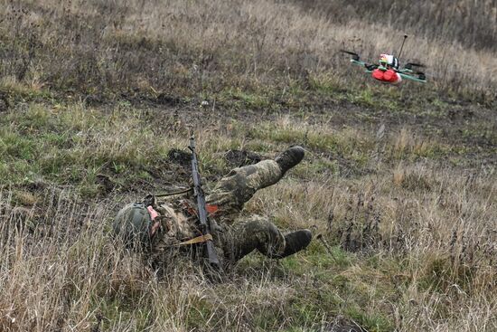 Боевое слаживание штурмовиков группировки "Запад"