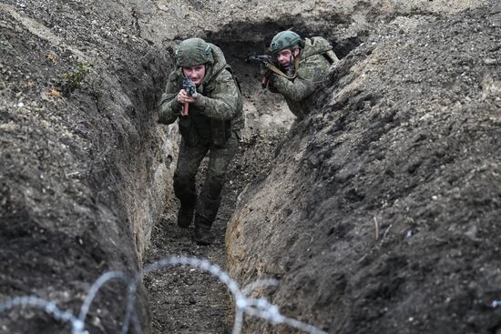 Боевое слаживание штурмовиков группировки "Запад"