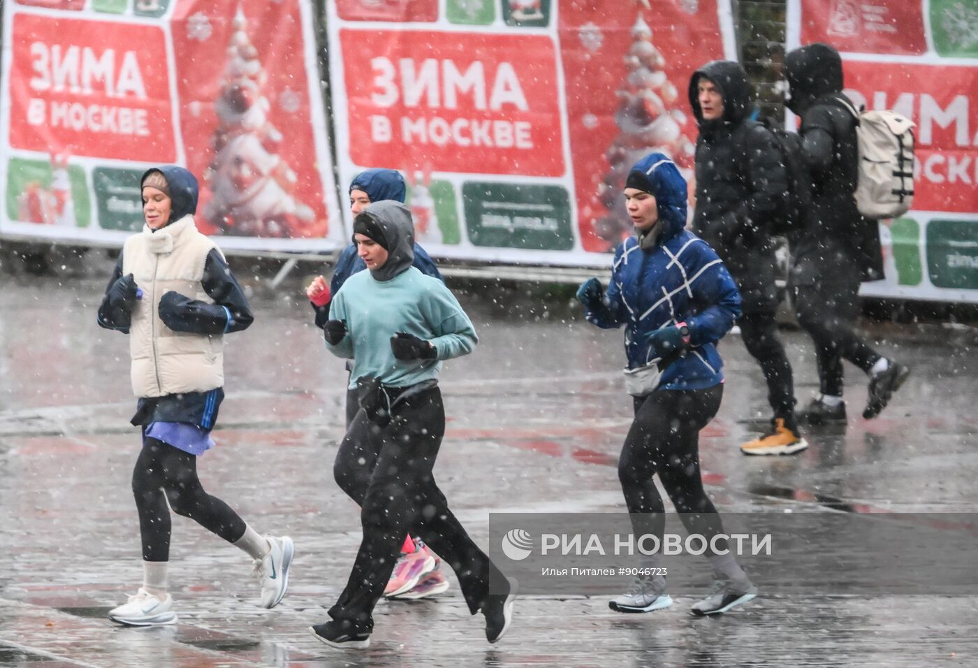 Первый снег в Москве и Санкт-Петербурге