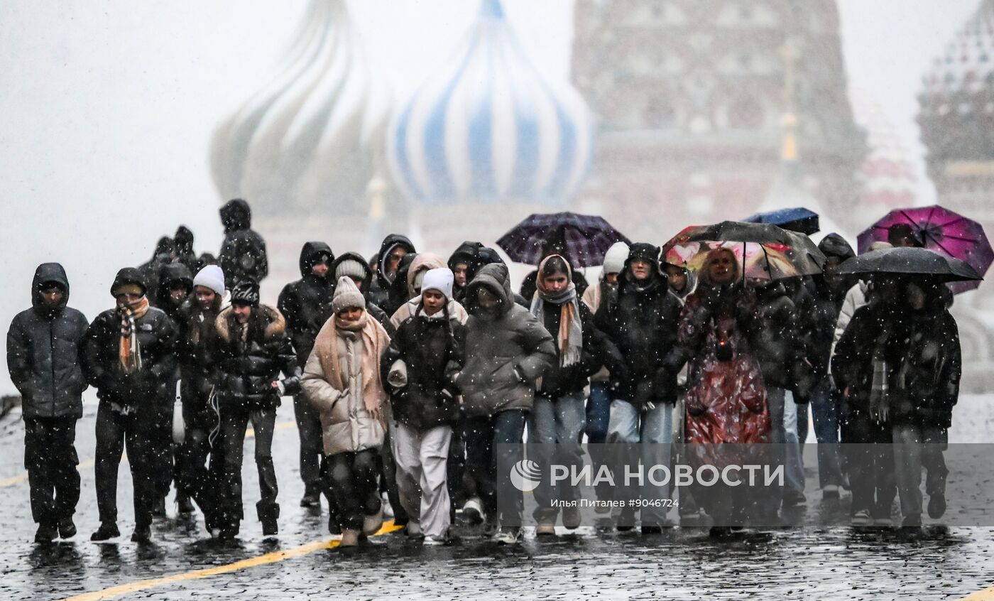 Первый снег в Москве и Санкт-Петербурге