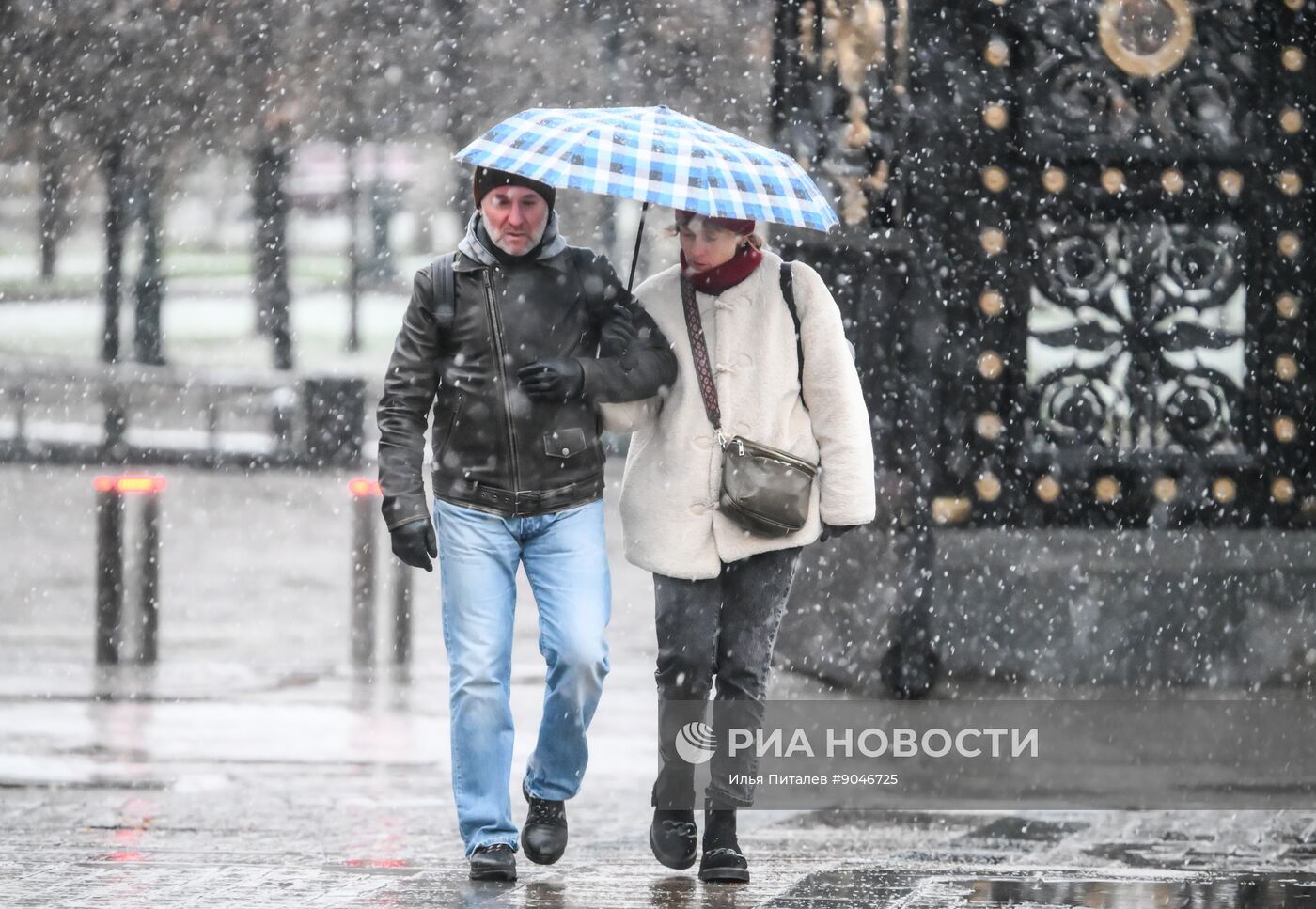 Первый снег в Москве и Санкт-Петербурге