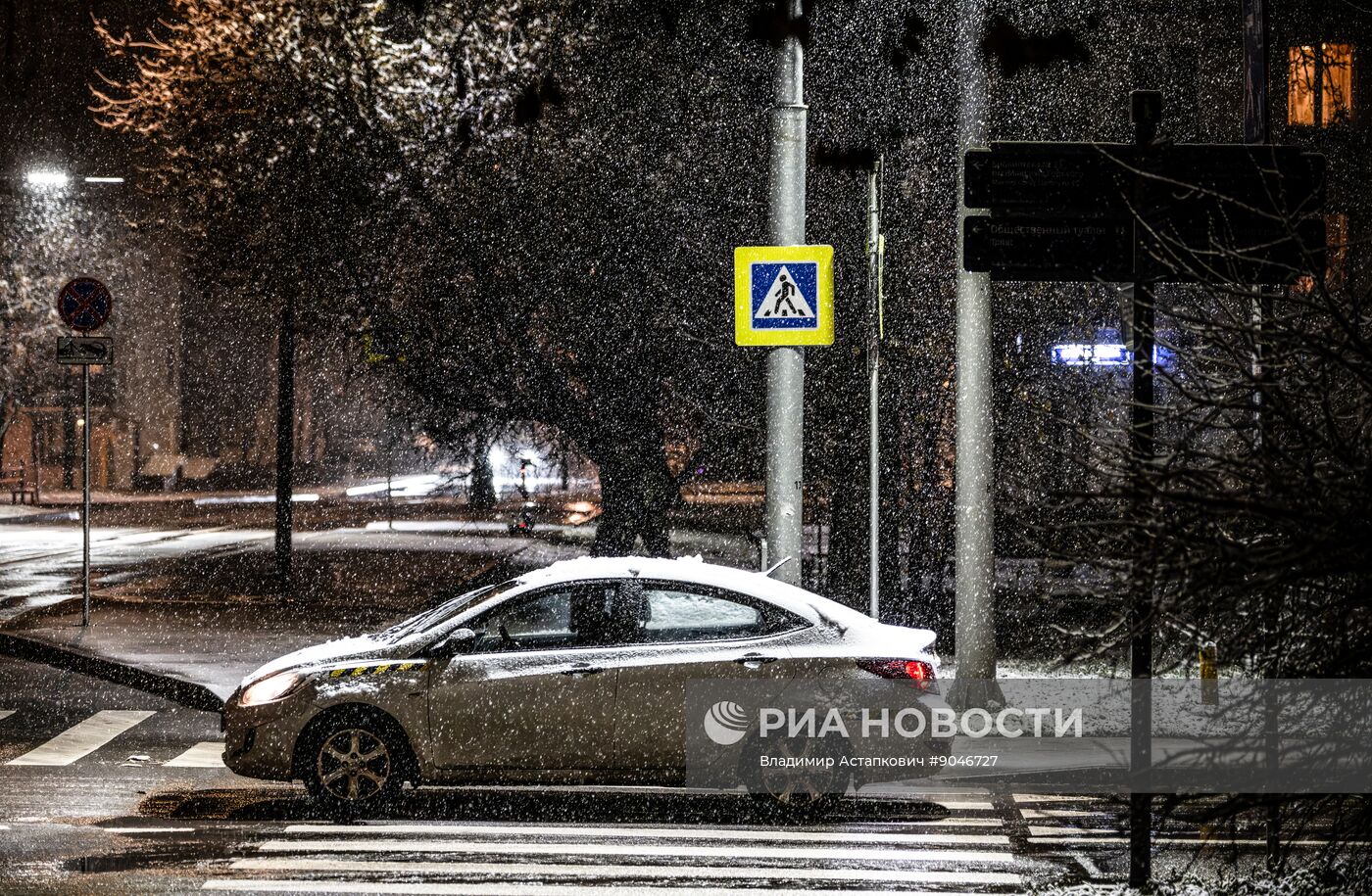 Первый снег в Москве и Санкт-Петербурге