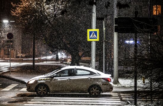 Первый снег в Москве и Санкт-Петербурге