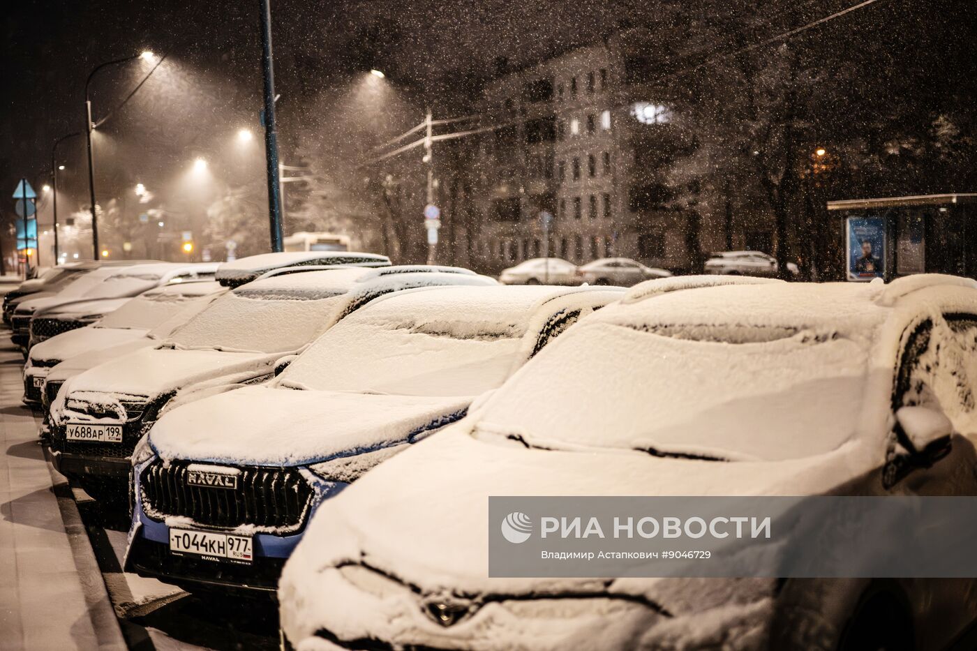 Первый снег в Москве и Санкт-Петербурге