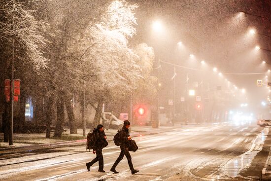 Первый снег в Москве и Санкт-Петербурге