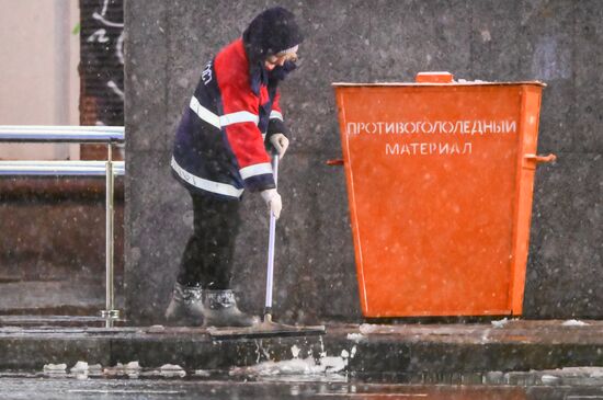 Первый снег в Москве и Санкт-Петербурге