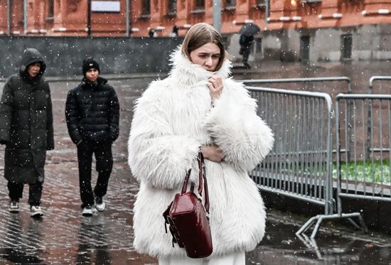 Первый снег в Москве и Санкт-Петербурге