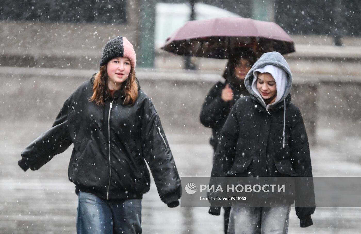 Первый снег в Москве и Санкт-Петербурге