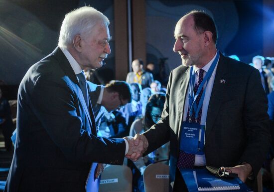 Международный симпозиум в формате "БРИКС - Европа"