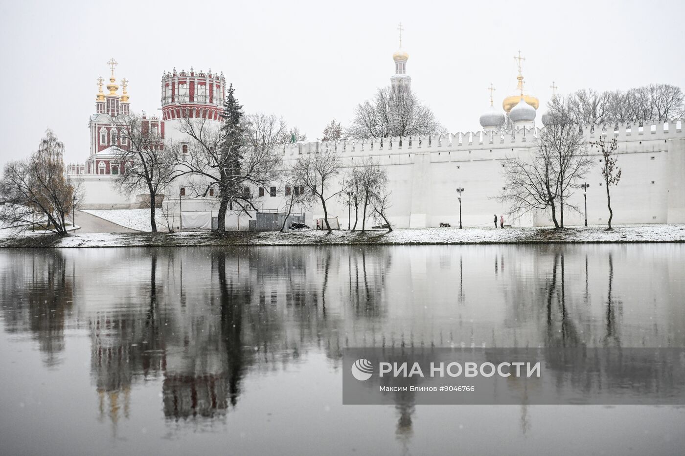 Первый снег в Москве и Санкт-Петербурге