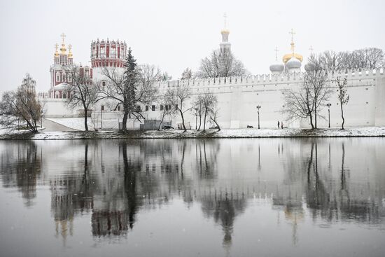 Первый снег в Москве и Санкт-Петербурге