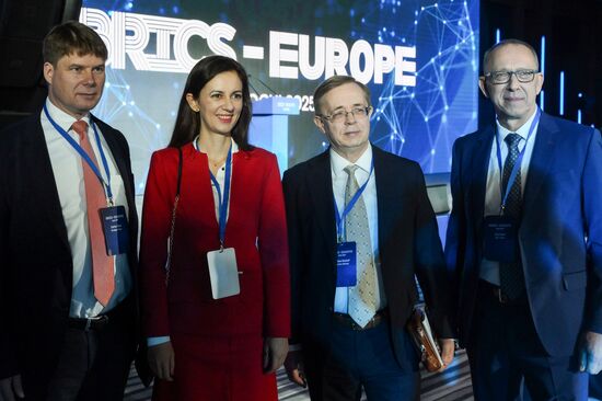 Международный симпозиум в формате "БРИКС - Европа"
