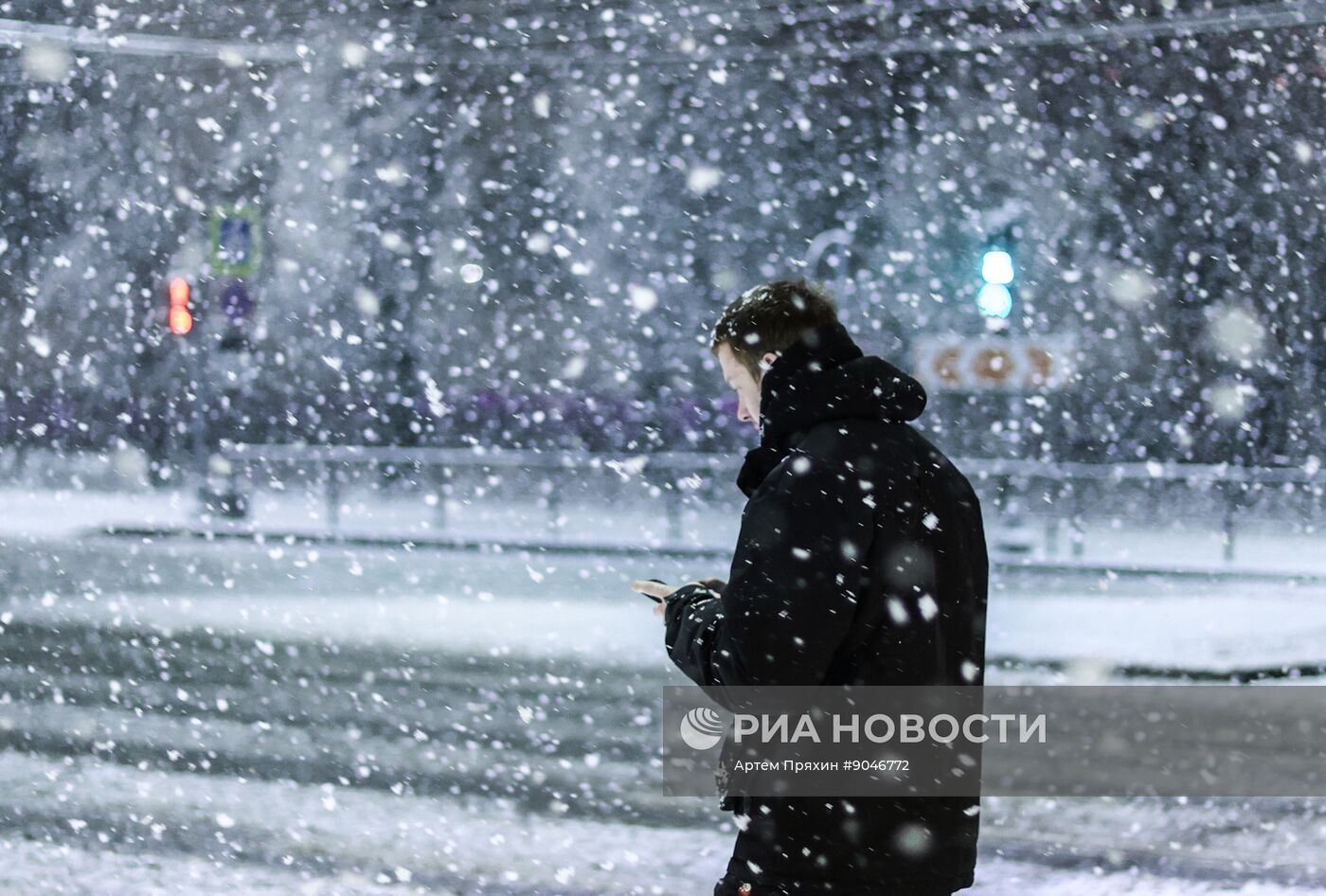 Первый снег в Москве и Санкт-Петербурге
