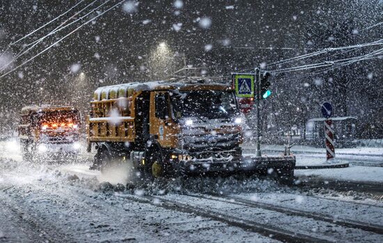 Первый снег в Москве и Санкт-Петербурге